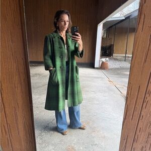 Vintage 60s 70s green wool tweed coat. Davidow NY Paris London mod swing jacket